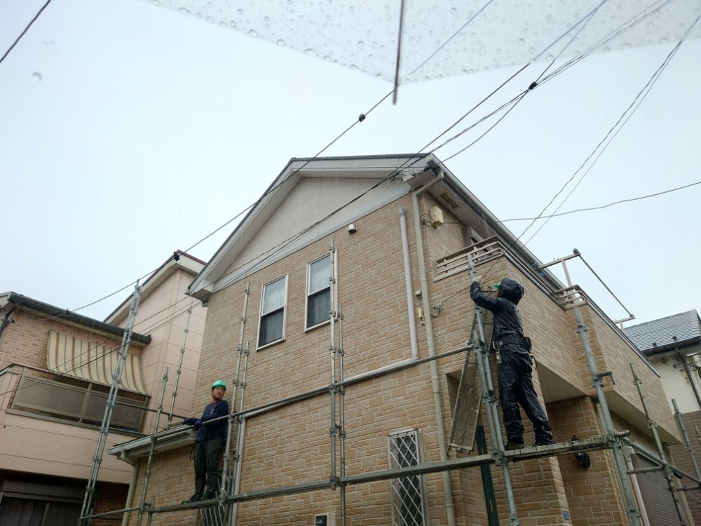 藤沢市、湘南エリアにて外壁塗装、防水工事をしております塗幸です。