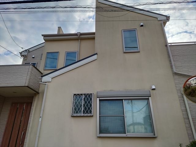 藤沢市、綾瀬市にて外壁塗装、防水工事を行っております塗幸です。