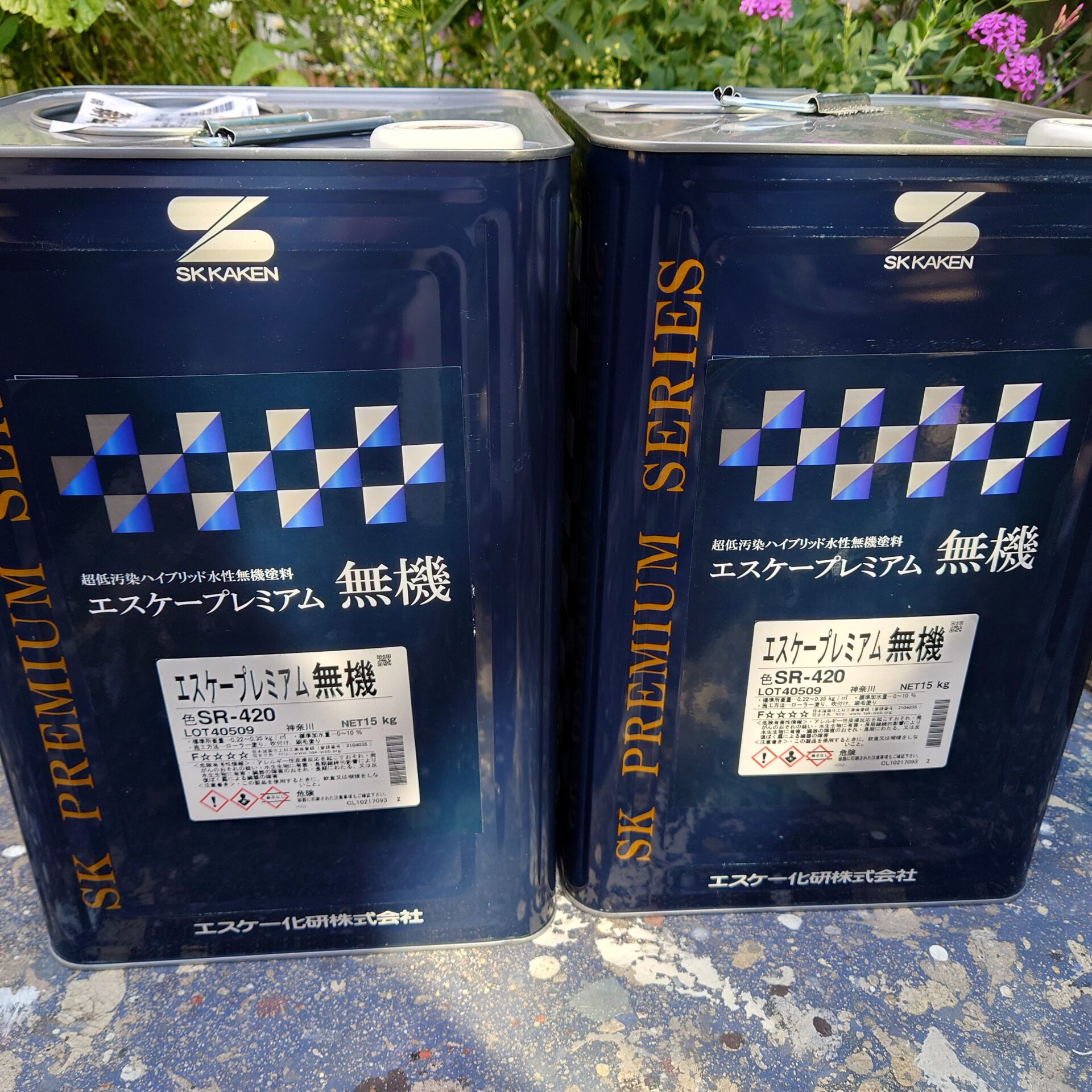 水性無機ハイブリッド塗料にての外壁4回塗り。
